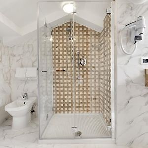 Suite à 2 Chambres à Coucher